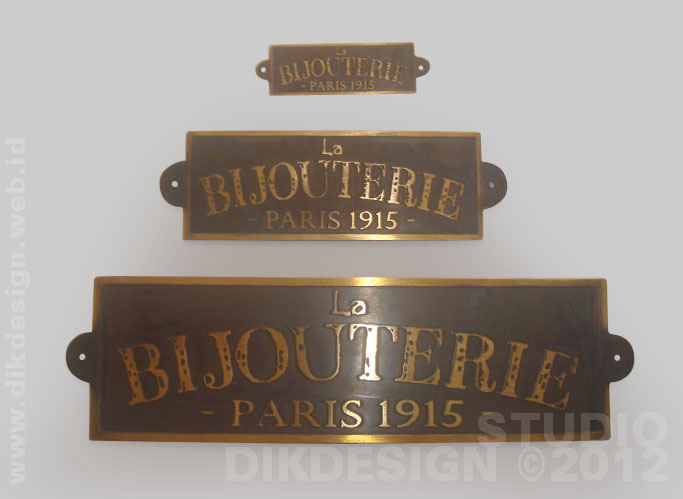 La Bijouterie Brass letter Design